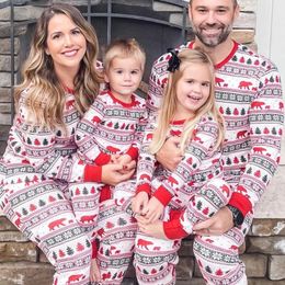 Familie Bijpassende Outfits Kerst Pyjama Cartoon Elanden Boom Sneeuwvlok Gedrukt Ouder Kind Nachtkleding Tweedelige Sets 231129