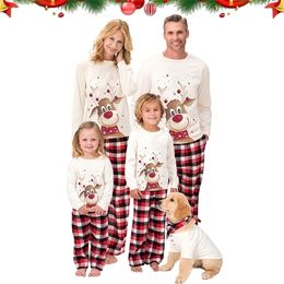 Trajes a juego de la familia Conjunto de pijamas de Navidad Año Ropa de Navidad Padre, mamá y yo Ciervo Top Pantalones a cuadros rojos Ropa de dormir Pjs Outfit 221101