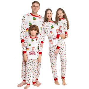 Famille correspondant tenues pyjamas de Noël dessin animé imprimé vêtements de nuit doux maman fille papa fils bébé vêtements Noël Look ensemble 231120
