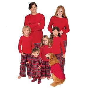 Famille correspondant tenues pyjamas de Noël ensemble maman et fille vêtements rouge t-shirt hauts pantalons à carreaux papa enfants bébé look 231122