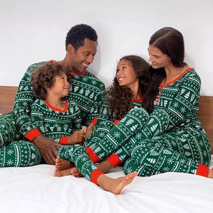 Famille correspondant tenues pyjamas de Noël mère fille père fils look tenue bébé fille barboteuses vêtements de nuit pyjamas 231026