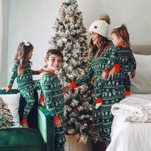 Familie matching outfits kerstpyjama's set elanden print lange mouw topspants 2 pc's slaapkleding moeder vader kinderen kleren sets xmas cadeau 221122