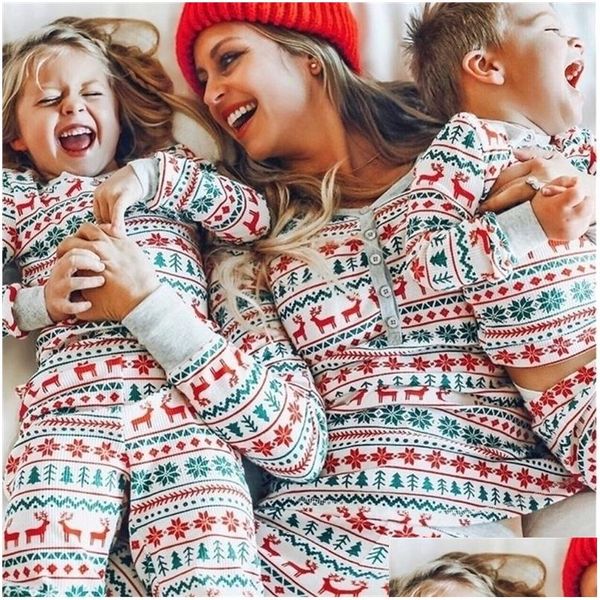 Famille correspondant tenues pyjamas de Noël année père mère enfants bébé look vêtements ensemble papa maman et fille fils pyjamas tenue 22111 Dhmat