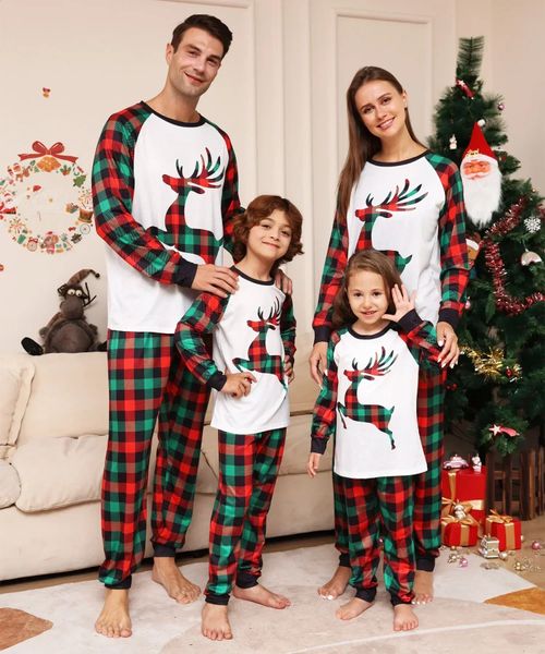 Famille correspondant tenues pyjamas de Noël ensemble imprimé à carreaux maman fille papa fils bébé chien vêtements doux vêtements de nuit décontractés look de noël 231109