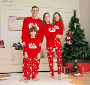 Bijpassende outfits voor gezinnen Kerst Pjs Wholes Family Set Kleding Bijpassende pyjama's Lange mouw Beer Gedrukt Mama Moeder Dochter Kinderen Kind Rood 2023 T230921