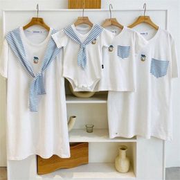 Famille correspondant tenues vêtements été mère fille robes enfants Look t-shirts père fils maman et moi 230726