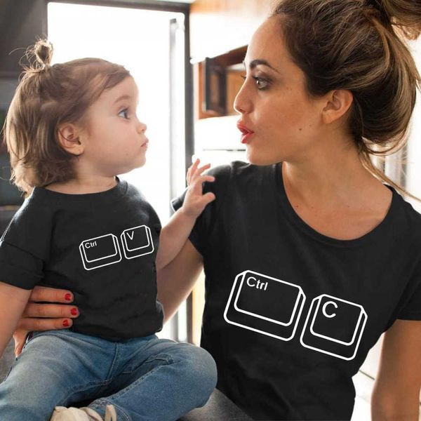 Famille correspondant tenues Ctrl C Ctrl V famille correspondant T-shirt père fils maman fille T-shirt enfants fille garçons hauts bébé body drôle famille Look vêtements G220519