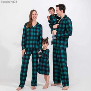 Tenues assorties pour la famille, ensemble de pyjama de noël à carreaux verts mignons et confortables, tenues de vacances mignonnes pour enfants et parents