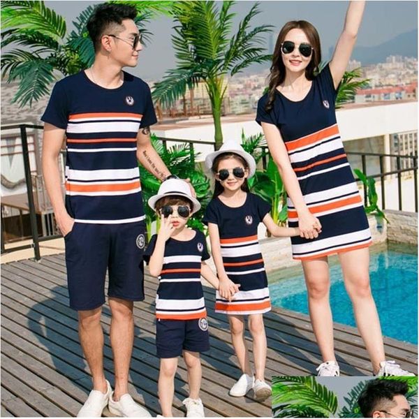 Trajes a juego de la familia Papá Mamá Bebé Niños Niñas Ropa Verano Padre Hijo Camiseta a rayas Pantalones cortos Conjunto Madre e hija Vestidos 2306 Dh36J