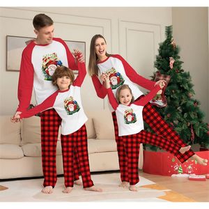 Familie Matching Outfits Europe American Christmas Loungewear Cartoon Plaid Print Long Sleeve Holiday Set Parentchild Pyjama's 220913