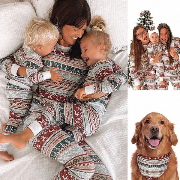 Tenues assorties pour la famille Apparence familiale Ensemble assorti pour la famille Ensemble de pyjama familial de Noël Papa Maman Fille Bébé Garçon Fille Chien 231116