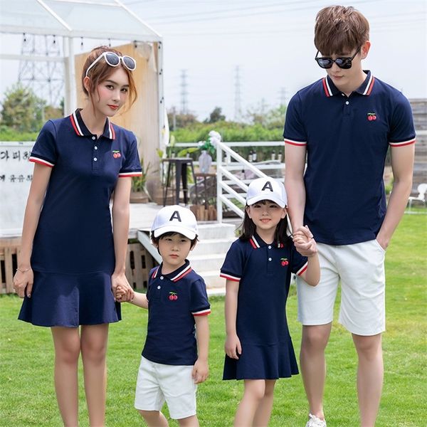 Familie bijpassende outfits familiekleding polo t-shirt bijpassende kleding moeder dochter jurken vader zoon familielook kersen donkerblauwe meisjesjurk dames 220914