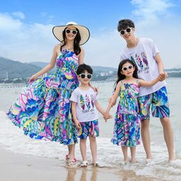 Familie bijpassende outfits Familie bijpassende outfit Zomer Strand Moeder Dochter Jurken Papa Zoon T-shirt+Shorts Paarkleding Vakantie