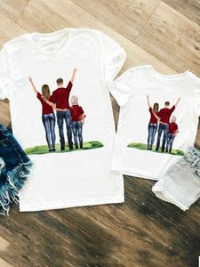 Tenues assorties à la famille Tenues assorties à la famille Papa Fille Mère T-shirt Femmes Filles Garçons Enfant Enfant Été Maman Maman T-shirt Vêtements Vêtements