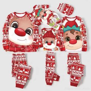 Bijpassende outfits voor familie Bijpassende jaarpyjama's Familie kerstpyjama's Kawai Herten Kerstpijamaset Babyromper Kleding voor zus en broer 231121