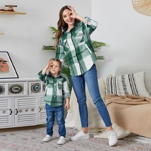 Familie Matching Outfits Family Set Plaid Mother Daughter Matching Blouses Long Sleeve Mommy and Me T-Shirts Jurken Autumn Mom Baby Dames Girls Kleding 230316