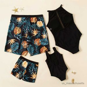 Famille Matching Tenues Flower Print Swimwear Family Matching Tenues Look Mother Daughter Bikini Swimsuits Mommy and Me Clothes Dad Dad Fils nageur Swimks R230810