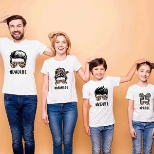 Famille correspondant aux tenues drôles papa maman vie de vie familiale Tshirt Tshirt Summer Souévelle Famille Look T-shirt Mother Père fille Fils Fashion Clothes T240513