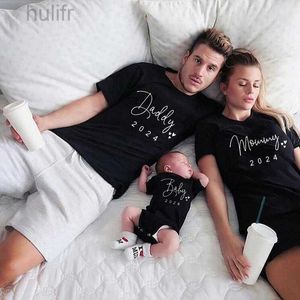 Famille Matching Tenues Funny Daddy Mommy Frère Sœur Baby 2024 Famille Matching Vêtements Coton Dada Mom Kids T-shirts Baby BodySuit Famille Looking D240507