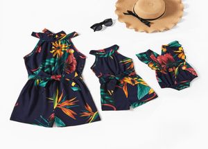 Familie Matching Outfits Girls Flower Gedrukt Vest Rompers Moeder Chiffon Jumpsuit Shorts Baby Kids Fly Sleeve Romper Mommy and Me 4133229