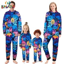 Bijpassende familie-outfits Halloween-pyjama's Feestkleding Moeder Vader Kinderen Baby Jumpsuit met capuchon Pompoen Allover Print Rits Jumpsuits 230901