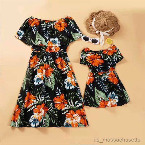 Familles Assormis les tenues Hawaii Famille assorties tenues Mother Daughter Hobe Doresh Flower Mommy and Me Clothes Père fils Chemises + Shorts R230811