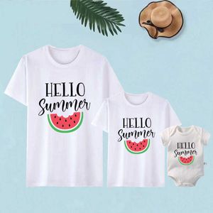 Familie matching outfits Hallo zomer plezier familie matching kleding katoen moeder en dochter vader zoon shirt meisje jumpsuit familie kleding G220519