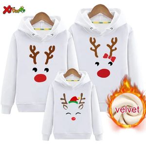 Famille correspondant tenues sweats à capuche chaud année de Noël pull pyjamas adultes enfants cadeau enfants vêtements sweat plus velours 231218