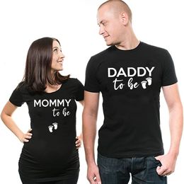Trajes a juego de la familia Ibu untuk Menjadi Kemeja Ayah Kehamilan Pengumuman Camiseta Mengungkapkan Tees Yang Sesuai dengan Maternidad Baby Shower Atasan 230516