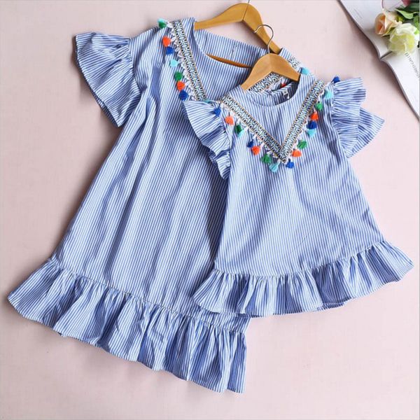 Trajes a juego de la familia en el vestido Ropa de mamá e hija Nueve cuartos de rayas Mini Baby Girl Vestidos de madre 230504