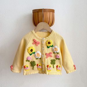 Bijpassende outfits voor gezinnen Kardigan lengan panjang anak perempuan mantel Sweater buatan tangan Atasan bunga applique pakaian bayi baru lahir musim gugur 230907