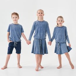 Famille correspondant tenues enfants garçons filles haut ample jupe printemps été lavé à l'acide famille correspondant vêtements enfants mode ensemble décontracté et haut vêtements 230821