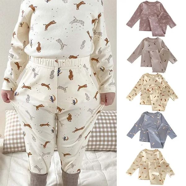 Tenues assorties à la famille Vêtements de maison pour enfants Automne Pyjamas de style nordique pour garçons et filles Vêtements d'automne Ensemble de sous-vêtements thermiques en pur coton pour bébé 231129