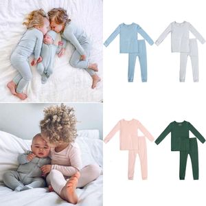 Familie Bijpassende Outfits Kids Tales Lente Bamboevezel Baby Pyjama Sets voor Kinderen Pak Voor Meisjes Effen Lange Mouw Topbroek Jongens Nachtkleding Outfits 230621