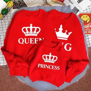 Familie matching outfits Koning Koningin Prince Princess Shirt Moeder vader vader Son Sweatshirt Set paar kleding Crown pullover 221124