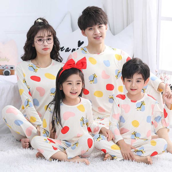 Tenues assorties pour la famille Tenues familiales assorties Pyjamas à manches longues en coton Vêtements de nuit pour la famille Ensembles de vêtements Maman et moi Tenues de look familial Pyjamas