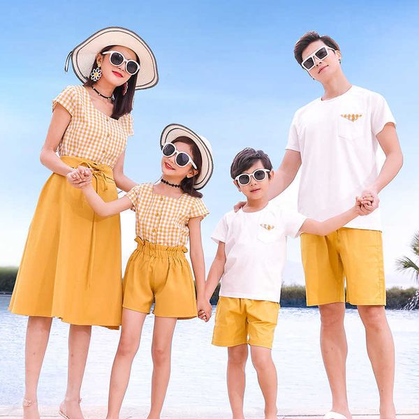 Trajes a juego para la familia Trajes familiares a juego Vestido de verano para mamá e hija Papá Hijo Camiseta de algodón + Pantalones cortos Vacaciones en la playa Ropa a juego para parejas