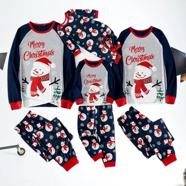 Trajes a juego para la familia Feliz Navidad Muñeco de nieve Estampado Adultos Niños Conjunto de pijamas para bebé Mameluco Aspecto navideño Ropa para el hogar suave y linda Traje de 2 piezas 231122