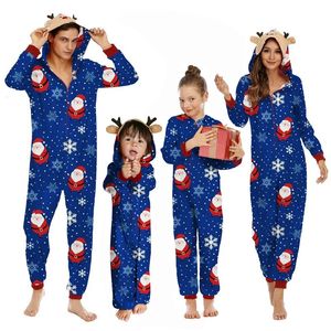 Tenues assorties pour la famille Vêtements de joyeux Noël Mère Père Enfants Ensemble de pyjamas assortis Bébé Chien Barboteuse Cadeau de Noël Look familial Vêtements de nuit 231121