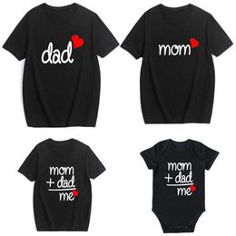 Familie Matching Outfits MADE ME ME FAMILIE MOTEMENTENDE KLEDING VADER DOOCE SON KLEDING FAMILIE Optreden T-shirt Dad en ik Babykleding G220519