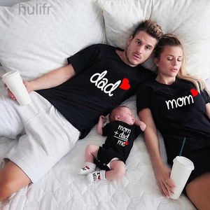 Famille correspondant aux tenues maman Dad Me Famille Matching Tenues Père fille Fils Fils vêtements Look T-shirt Mom and Me Dad Baby Mother Mother Kids Vêtements Short Sleeve D240507