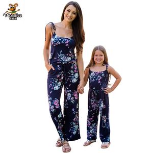 Famille Matching Tenues Mommy and Me Vêtements Family Family Matching Tenues Maman et fille Dress Girl Navy Blue Floral Jumps Jumps Baby Girl Vêtements 220914