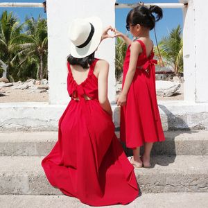 Familie Bijpassende Outfits Moeder Dochter Strandkleding Jurk Zomer Moeder en Ik Gelijke Jurken Vakantie Look Dames Kleding Baby Meisjes Feestkleding 230608