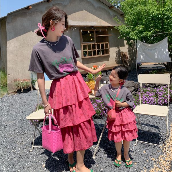 Trajes a juego de la familia Ropa de madre e hija Conjunto de falda para niñas Ladys 2 Peice Top y Mommy Me Outfit Conjuntos de ropa para padres e hijos 230619