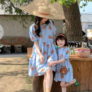 Familie Matching Outfits Moeder Dochter Matching Cotton Dress Mom Girl Matching Clothing Dames Zomerjurken Koreaanse babymeisjes Robe kleding 230316
