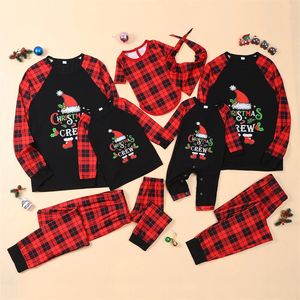 Tenues assorties pour la famille Mère Enfants Bébé Chien Pyjamas Ensembles Papa Maman et Moi Vêtements de Noël Pj Noël Famille Tenues Assorties Look Plaid Père 231121