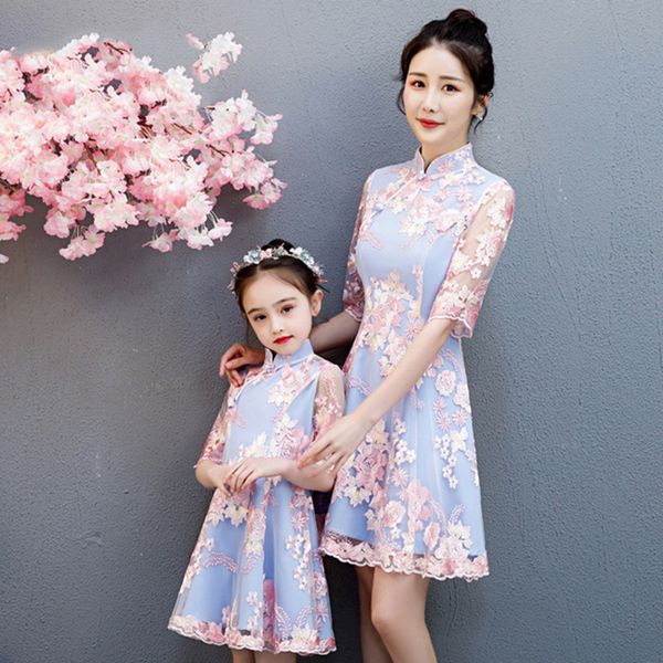 Tenues assorties pour la famille Parent-enfant usure mère et femmes s'habillent robe cheongsam chinois robe qipao mère et fille s'habillent costume cheongsam chinois 230316