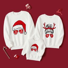 Bijpassende outfits voor familie PatPat Kerst Grafische print Witte sweatshirts met lange mouwen en textuur Zacht en comfortabel Basisstijl 231207