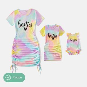 Familie Bijpassende Outfits PatPat Mama en Ik 95 Katoen Korte mouw Letter Print Tie Dye Trekkoord Ruches Bodycon T-shirt Jurken 230714