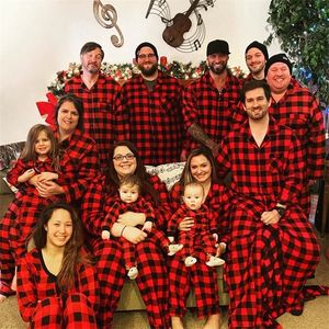 Famille correspondant tenues Costume à carreaux rouge pour adulte mère enfants vêtements correspondant tenues ensemble de vêtements de nuit Couple famille pyjamas de Noël 2024 année 231117